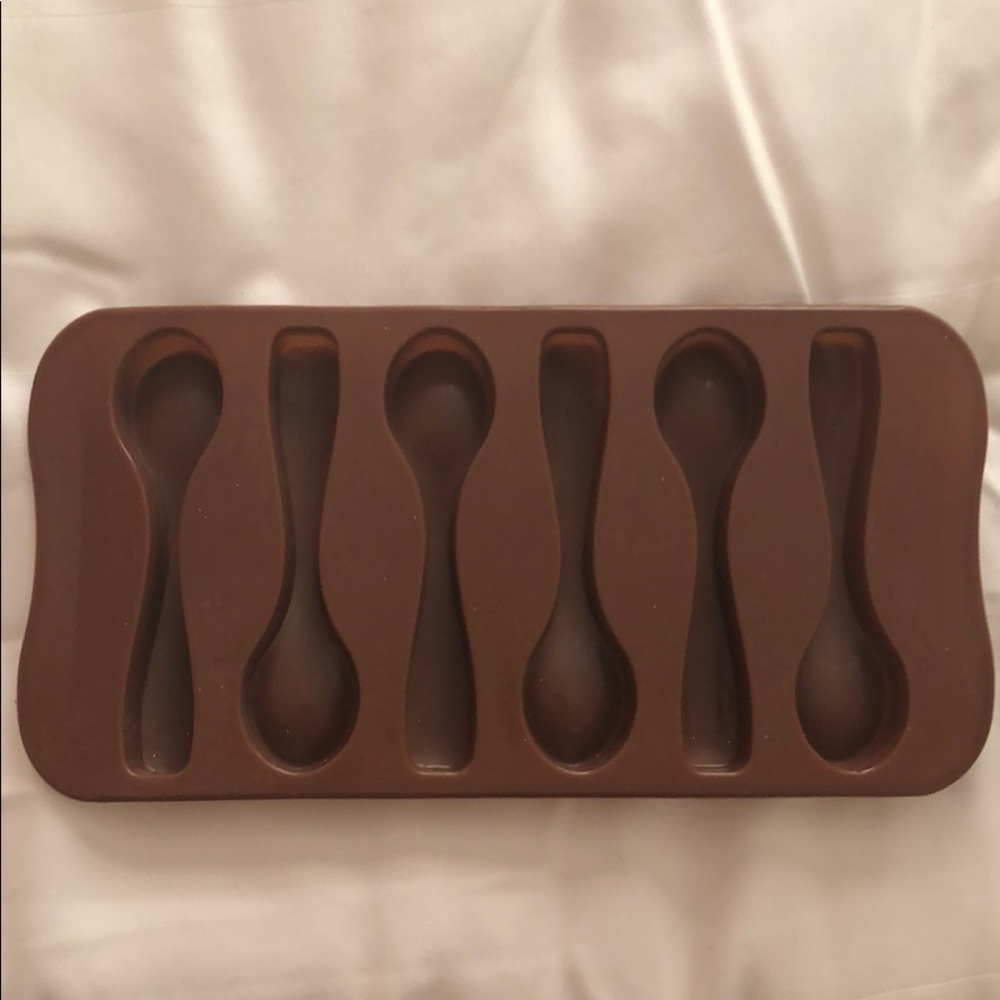 Spoon maker